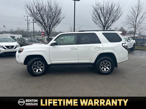 Used 2019 Toyota 4Runner TRD Off-Road image 5