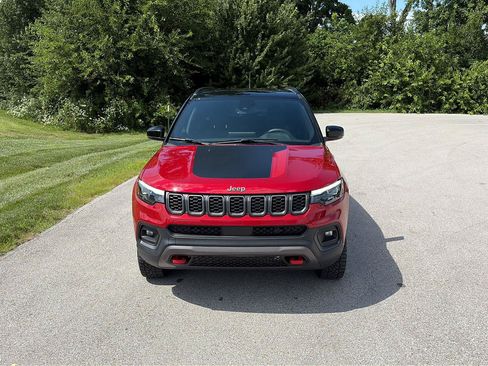 Used 2025 Jeep Compass Trailhawk w/ Trailhawk Elite Group AWD/4WD image 8