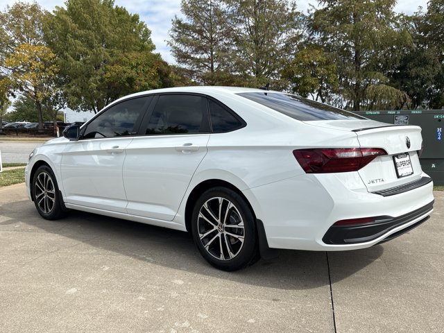 Used 2024 Volkswagen Jetta Sport FWD image 3