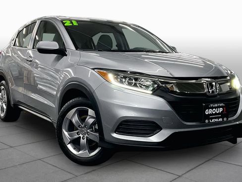 Used 2021 Honda HR-V LX image 3