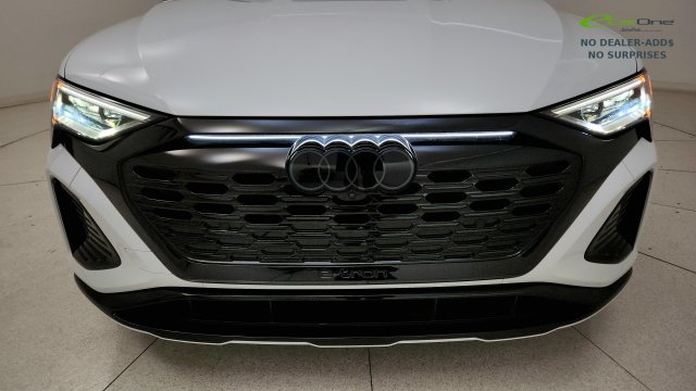 Used 2024 Audi Q8 e-tron Premium AWD/4WD image 22