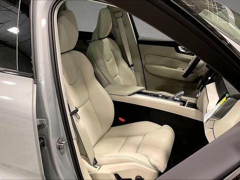 New 2026 Volvo XC60 B5 Ultra w/ Protection Package Premier AWD/4WD image 11