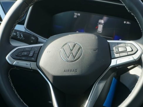 New 2026 Volkswagen Taos SE image 11