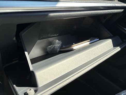 New 2026 Ford Expedition Platinum image 37