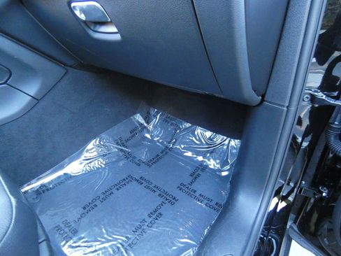 Used 2018 Porsche Macan Sport Edition image 35