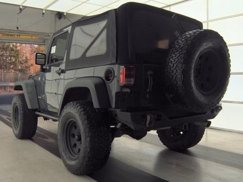 Used 2017 Jeep Wrangler Rubicon w/ Connectivity Group image 4