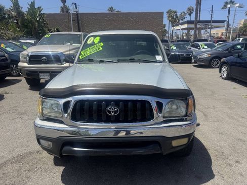 Used 2004 Toyota Tacoma PreRunner w/ SR5 Pkg RWD image 3