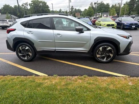 Used 2024 Subaru Crosstrek 2.5i Limited AWD/4WD image 4