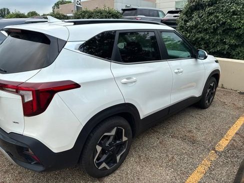 Used 2024 Kia Seltos EX AWD/4WD image 4