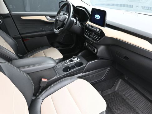 Used 2022 Ford Escape Titanium w/ Titanium Elite Package image 26