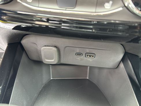 New 2026 Chevrolet Trax LT w/ LT Convenience Package FWD image 15