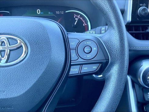 Used 2025 Toyota RAV4 XLE FWD image 24