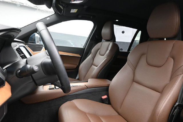 Used 2024 Volvo XC90 B5 Plus w/ Protection Package AWD/4WD image 10