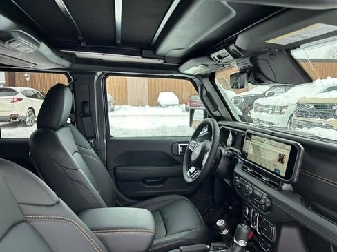 New 2026 Jeep Wrangler Unlimited Sahara AWD/4WD image 31