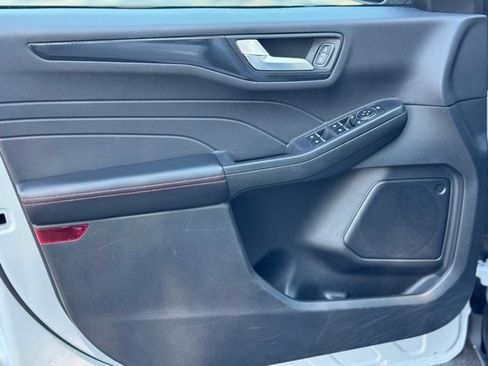 Used 2025 Ford Escape ST-Line image 10