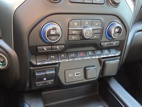 Used 2021 Chevrolet Silverado 1500 LT Trail Boss w/ Convenience Package II image 23