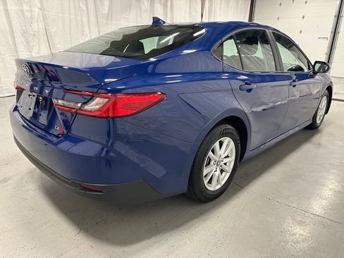 Used 2025 Toyota Camry LE image 7