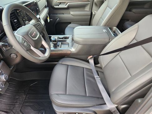 New 2026 GMC Sierra 1500 SLT image 8