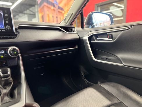 Used 2019 Toyota RAV4 Limited w/ Advanced Technology Package AWD/4WD image 25