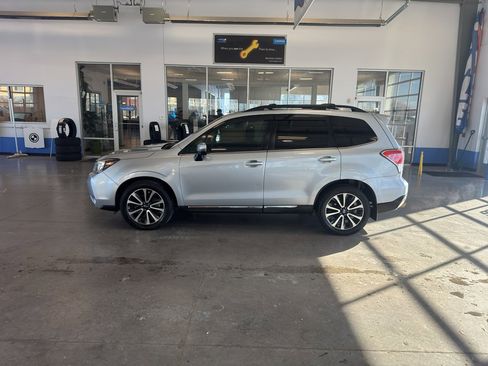 Used 2017 Subaru Forester 2.0XT Touring image 2