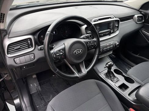 Used 2016 Kia Sorento LX w/ LX Convenience Package image 13