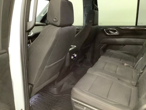 Used 2023 GMC Yukon SLE AWD/4WD image 10