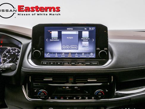 Used 2023 Nissan Rogue SL w/ SL Premium Package image 12