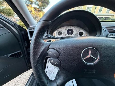Used 2009 Mercedes-Benz E 550 Sedan image 58