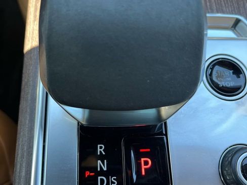 Used 2023 Land Rover Range Rover SE image 14