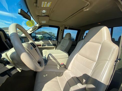 Used 2010 Ford F250 Lariat image 27