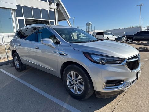 Used 2020 Buick Enclave Essence w/ Trailering Package, 5000 lbs. image 3