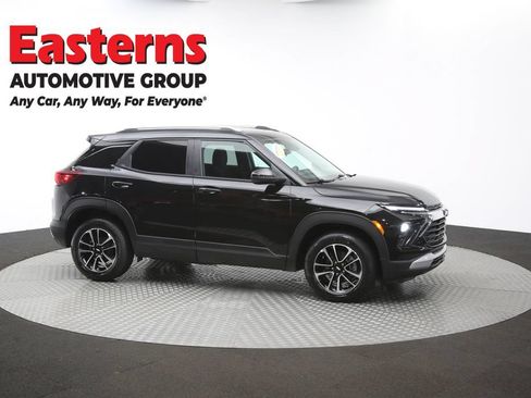 Used 2026 Chevrolet TrailBlazer LT w/ LT Cold Weather Package AWD/4WD image 46