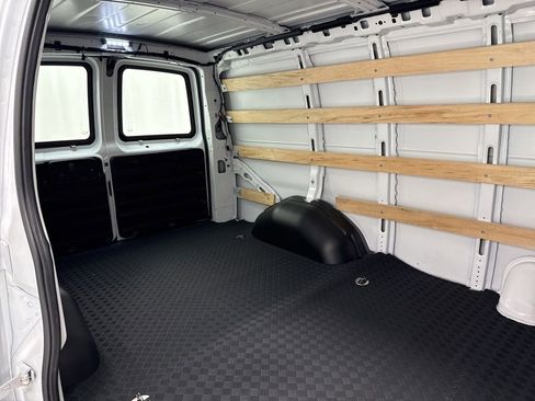Used 2024 Chevrolet Express 2500 w/ Driver Convenience Package image 13