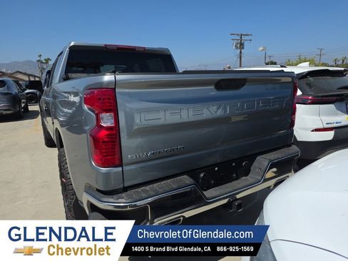 Used 2025 Chevrolet Silverado 1500 LT AWD/4WD image 5
