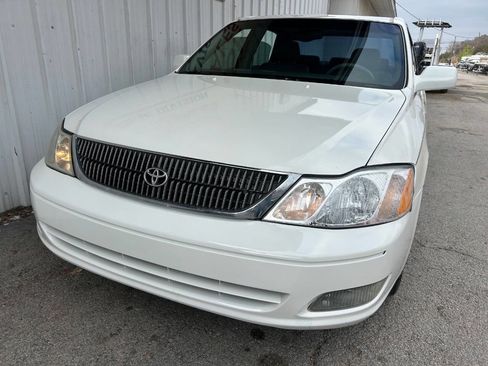 Used 2000 Toyota Avalon XLS image 7