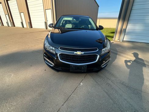 Used 2015 Chevrolet Cruze LS image 2
