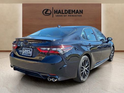 Used 2024 Toyota Camry SE w/ Cold Weather Package image 6