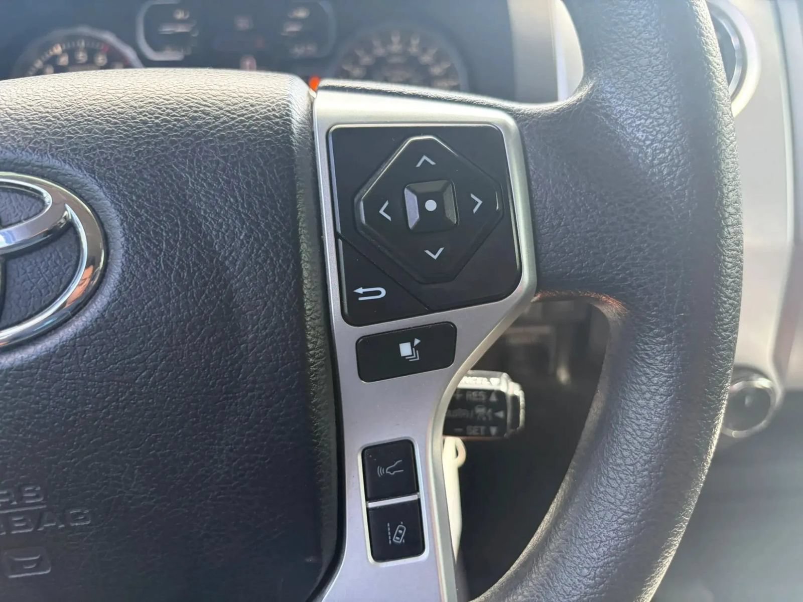 Used 2019 Toyota Tundra SR5 w/ SR5 Upgrade Package AWD/4WD image 19