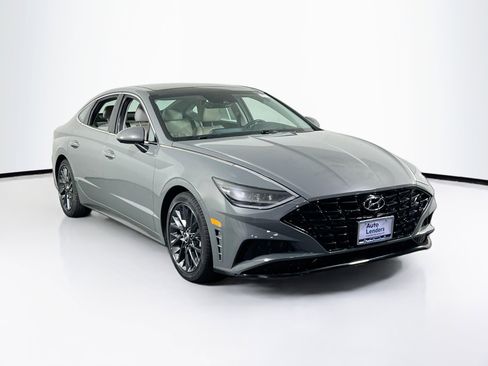 Used 2023 Hyundai Sonata Limited w/ Cargo Package FWD image 3