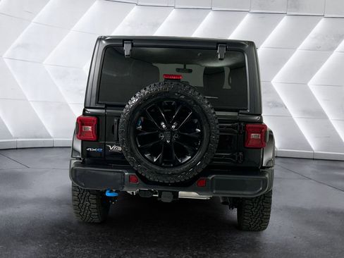 Used 2022 Jeep Wrangler Unlimited Sahara 4xe image 5