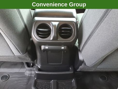Used 2024 Jeep Wrangler Unlimited AWD/4WD image 16