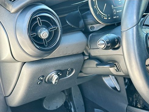 Certified 2024 MINI Cooper S w/ Signature Upholstery Package image 10