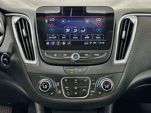 Used 2021 Chevrolet Malibu LT FWD image 22