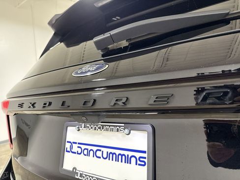 Used 2025 Ford Explorer ST AWD/4WD image 27