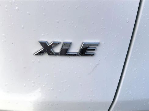 Used 2025 Toyota RAV4 XLE FWD image 10