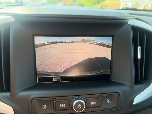 Used 2024 GMC Terrain SLE AWD/4WD image 20