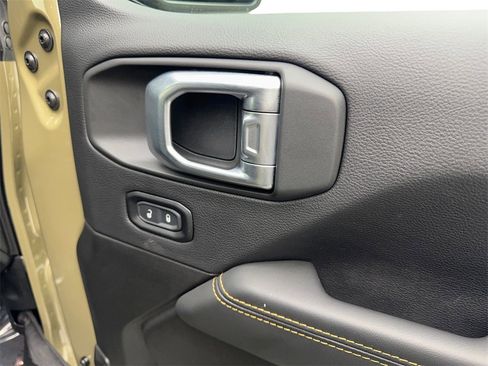 Used 2025 Jeep Gladiator Sport w/ Premium Package image 51