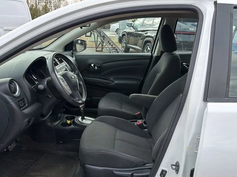 Used 2017 Nissan Versa SL image 8