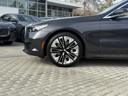 Certified 2025 BMW 530i w/ Premium Package image 10