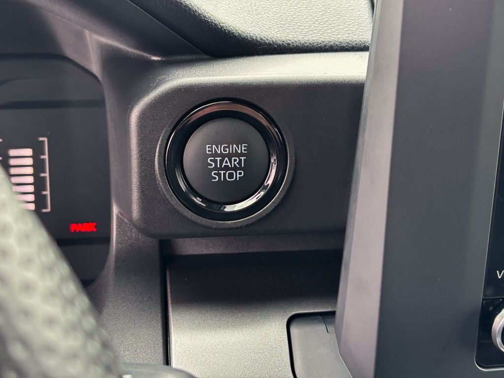 Certified 2025 Toyota Tacoma SR5 AWD/4WD image 25